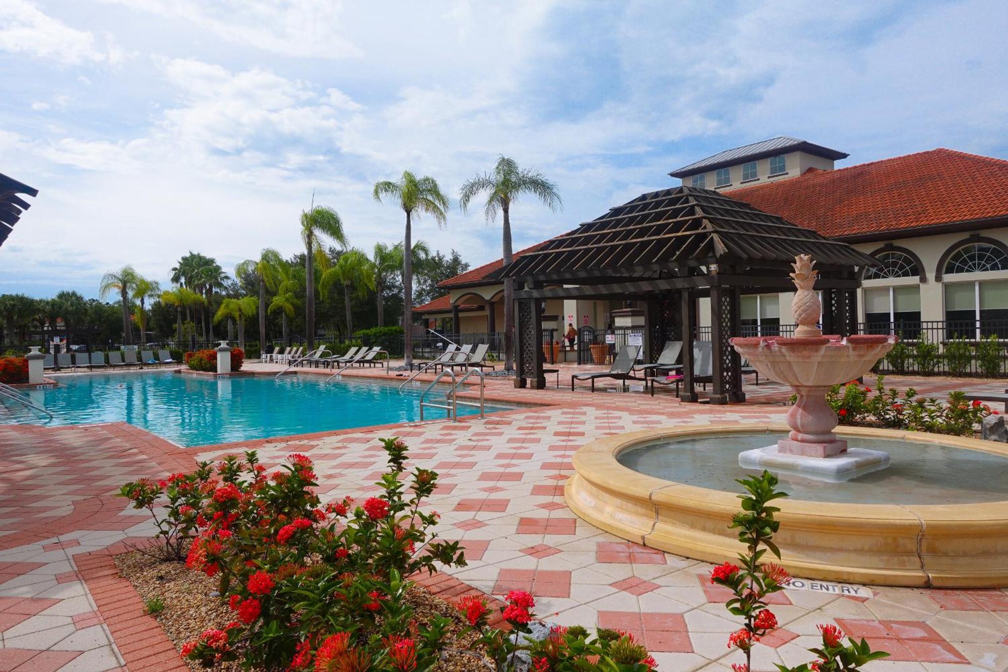 Waterfront Brand New Modern Luxury 8 Bedroom Pool House! Sleeps 16 คิสซิมมี ภายนอก รูปภาพ